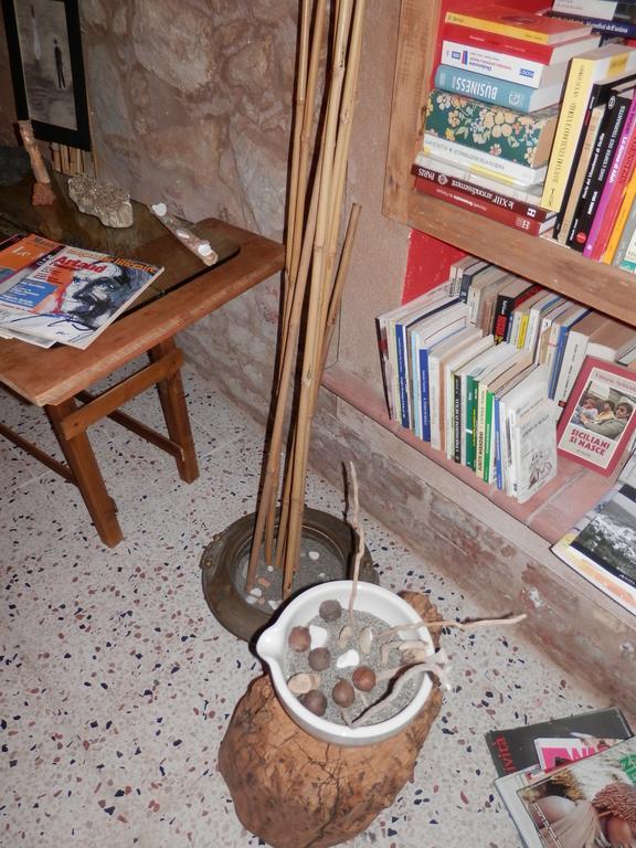 Al Fakhar Ficarra Bagian luar foto